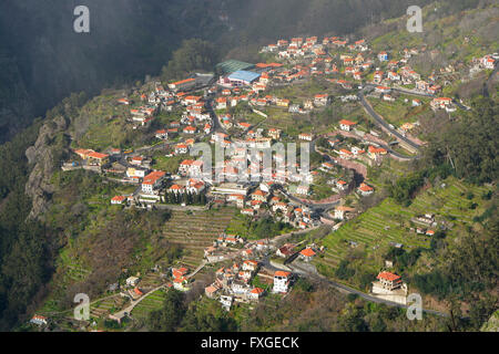 Blick hinunter ins Tal der Nonnen in Madeira, Portugal Stockfoto