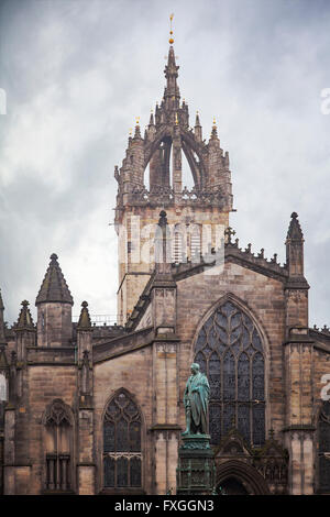 Bild der großen alten Kathedrale in Edinburgh, Schottland. Stockfoto