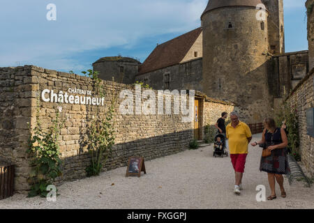 Mittelalterliche Burg im Dorf von Châteaneuf En Auxois, Côte d ' or, Bourgogne, Frankreich (eines der schönsten Dörfer in Fran Stockfoto