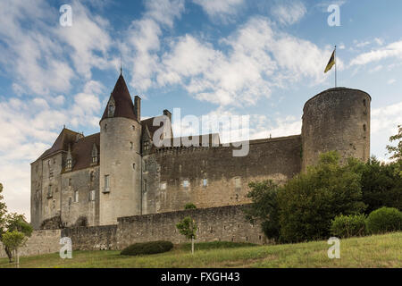 Mittelalterliche Burg im Dorf von Châteaneuf En Auxois, Côte d ' or, Bourgogne, Frankreich (eines der schönsten Dörfer in Fran Stockfoto