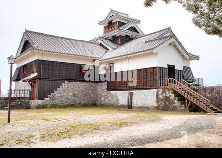 Schloss Kumamoto in Japan. Die Iidamaru Gehen - kai Yagura, 5-stöckigen Turm, Turm gesehen aus dem Inneren der Burg. Vor dem Erdbeben im Jahr 2016. Stockfoto