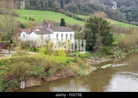 Brockweir-Unität der britischen Provinz am Brockweir auf der Gloucestershire (England) Seite des Flusses Wye Wye Valley Stockfoto