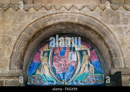 Ely Kathedrale gemalt Wandbild über dem äußeren Eingang vor der Tür. Ely, Cambridgeshire, England Stockfoto