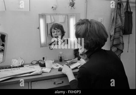 Deutsche plant Doris Schade, Deutschland 1970er Jahre. Die deutsche Schauspielerin Doris Schade, Deutschland 1970. 24 x 36 swNeg 469 Stockfoto