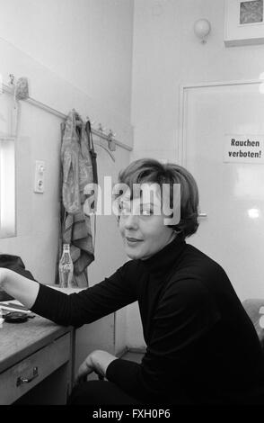 Deutsche plant Doris Schade, Deutschland 1970er Jahre. Die deutsche Schauspielerin Doris Schade, Deutschland 1970. 24 x 36 swNeg 469 Stockfoto