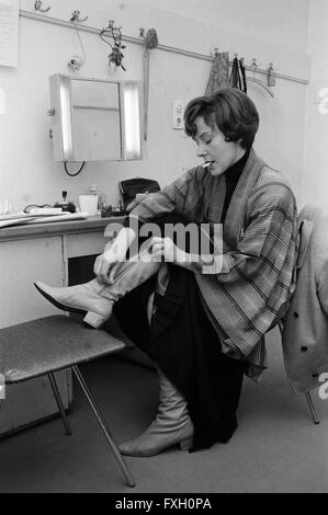 Deutsche plant Doris Schade, Deutschland 1970er Jahre. Die deutsche Schauspielerin Doris Schade, Deutschland 1970. 24 x 36 swNeg 469 Stockfoto