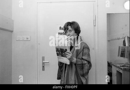 Deutsche plant Doris Schade, Deutschland 1970er Jahre. Die deutsche Schauspielerin Doris Schade, Deutschland 1970. 24 x 36 swNeg 469 Stockfoto