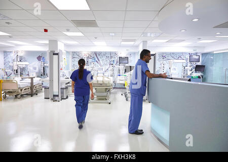 Eine Gemeinde in einem privaten Krankenhaus in London UK. Stockfoto