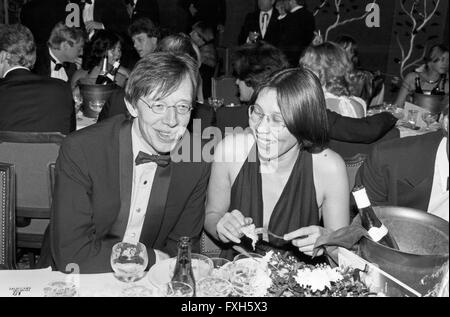 Der Deutsche Schauspieler Hark Bohm Beim Deutschen Filmball bin 11.01.1981 in München, Deutschland 1980er Jahre. Deutscher Schauspieler Hark Bohm in der Deutscher Filmball am 11. Januar 1981 in München der 1980er Jahre. 24x36swNegV200 Stockfoto