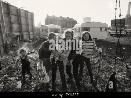 Romakinder in der Nähe von ihrem Lager in Battersea, Süd-London 1983 Stockfoto