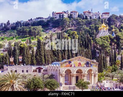 Kirche aller Nationen und Mary Magdalene Convent auf dem Ölberg, Jerusalem, israel Stockfoto