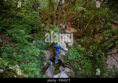 Der Sentiero Attrezzato Rio Sallagoni via Ferrata Route, in der Nähe von Arco, Dolomiten, Italien Stockfoto