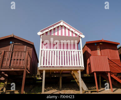 Strand Hütten in einer Reihe, Walton-auf ganz blöd, Essex, UK Stockfoto