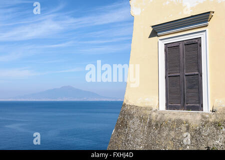 Vesuv und den Golf von Neapel nach Sorrent, Italien Stockfoto