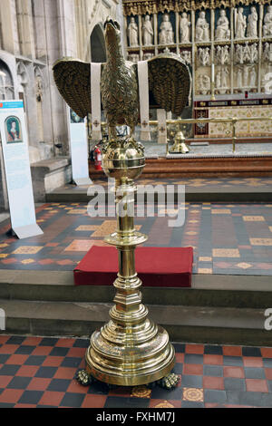 Brass Eagle Rednerpult St Laurence Kirche Ludlow Stockfoto