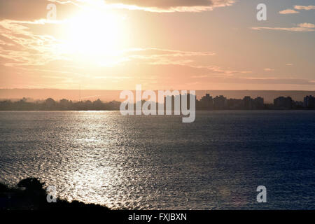 Blick auf Puerto Madryn bei Sonnenuntergang Stockfoto