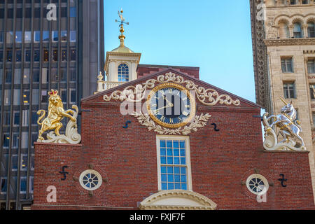 Das Old State House, ein historisches zweistöckiges Backsteingebäude in der Innenstadt von Boston, eines der ältesten öffentlichen Gebäude in den Vereinigten Staaten, Boston, USA Stockfoto