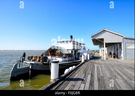 Raddampfer Oscar vertäut am historischen Wharf, Goolwa, Südaustralien Stockfoto