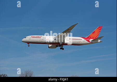 Air India-Boeing 787-8 Dreamliner Reg' VT-ANL Ansatz nach London-Heathrow. SCO 10.368 Stockfoto