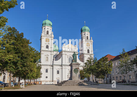 Fassade des Passauer Dom, Bayern, Deutschland Stockfoto