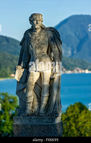 Denkmal, Statue von König Ludwig II. am Tegernsee, hinter dem Wallberg bin Gmund Tegernsee, Oberbayern, Bayern, Deutschland Stockfoto