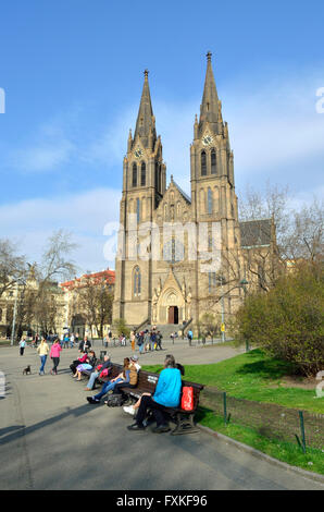 Prag, Tschechische Republik. Namesti Miru (Friedensplatz) Kirche St. Ludmila (Tschechisch: Kostel Svaté Ludmily) 1892: Neo-gotischen Stockfoto