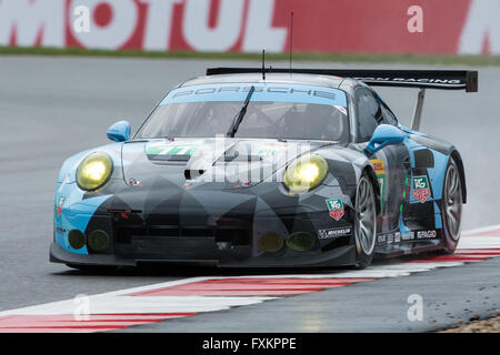 Silverstone im Vereinigten Königreich. 16. April 2016. FIA World Endurance Championship 6 Stunden von Silverstone zu qualifizieren. Dempsey-Proton Racing Porsche 911 RSR GTE Pro Richard Lietz und Michael Christensen angetrieben. Bildnachweis: Aktion Plus Sport/Alamy Live-Nachrichten Stockfoto