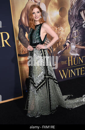 Westwood, Kalifornien, USA. 11. April 2012. Jessica Chastain kommt für die Premiere des Films "The Huntsman: Winter Krieg" im Dorf Theater. © Lisa O'Connor/ZUMA Draht/Alamy Live-Nachrichten Stockfoto