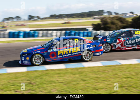 Phillip Island, Australien. 17. April 2016. Rennen 7 von der WD-40 Phillip Island SuperSprint V8 Supercar Rennen auf Phillip Island, Australien am 17. April, 2016 Credit: David Hewison/Alamy Live News Stockfoto