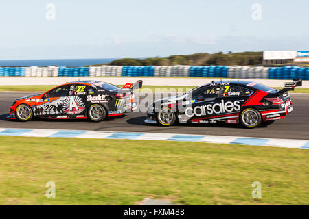 Phillip Island, Australien. 17. April 2016. Rennen 7 von der WD-40 Phillip Island SuperSprint V8 Supercar Rennen auf Phillip Island, Australien am 17. April, 2016 Credit: David Hewison/Alamy Live News Stockfoto