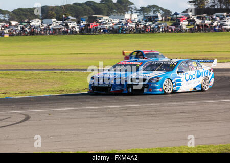 Phillip Island, Australien. 17. April 2016. Rennen 7 von der WD-40 Phillip Island SuperSprint V8 Supercar Rennen auf Phillip Island, Australien am 17. April, 2016 Credit: David Hewison/Alamy Live News Stockfoto