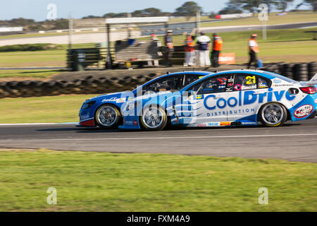 Phillip Island, Australien. 17. April 2016. Rennen 7 von der WD-40 Phillip Island SuperSprint V8 Supercar Rennen auf Phillip Island, Australien am 17. April, 2016 Credit: David Hewison/Alamy Live News Stockfoto