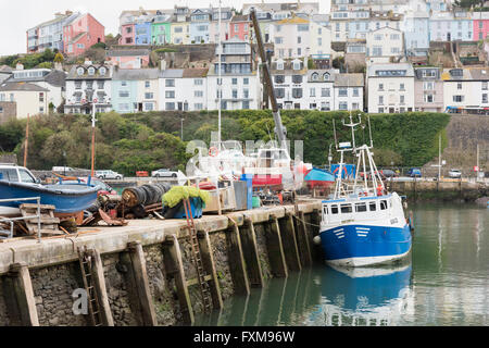 Angelboote/Fischerboote vertäut im Hafen an der Fischerei Hafen von Brixham Devon UK Stockfoto