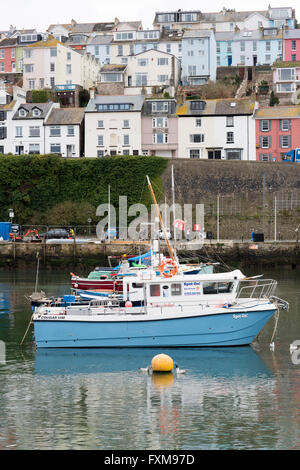 Angelboote/Fischerboote vertäut im Hafen an der Fischerei Hafen von Brixham Devon UK Stockfoto