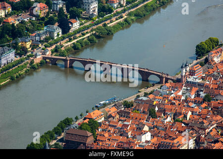 Luftaufnahme, Heidelbergs Altstadt mit Alter Brücke und Tor der alten Brücke, Heidelberg, Rhein-Neckar-Kreis, Baden-Württemberg Stockfoto