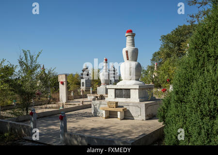 Zehntausend-Buddha-Höhle in der Provinz Liaoning, China Stockfoto