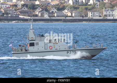 HMS Raider (P275), eine schnelle Patrouillenboot Archer-Klasse der Royal Navy, während der Übung Joint Warrior 16-1. Stockfoto