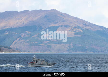 HMS Raider (P275), eine schnelle Patrouillenboot Archer-Klasse der Royal Navy, während der Übung Joint Warrior 16-1. Stockfoto