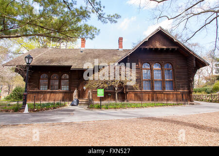 Die schwedische Cottage Marionettentheater, Central Park, Manhattan, New York City, Vereinigte Staaten von Amerika. Stockfoto