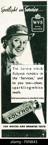 Original alte Oldtimer Magazin Anzeige aus der Zeit des 2. Weltkrieges. Während des Krieges Anzeige vom 1944 Werbung Gard dental Creme mit WVS Zivilschutz Stockfoto