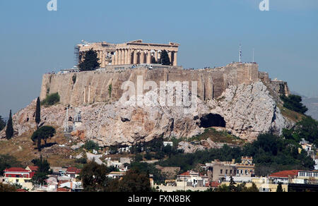 Ein Blick auf den Parthenon auf der Oberseite der Athenic Akropolis wie aus dem Olympia-Olympiastadion in Athen zu sehen. Stockfoto