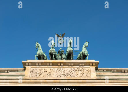 Detail der Quadriga auf dem Brandenburger Tor in Berlin, Deutschland Stockfoto