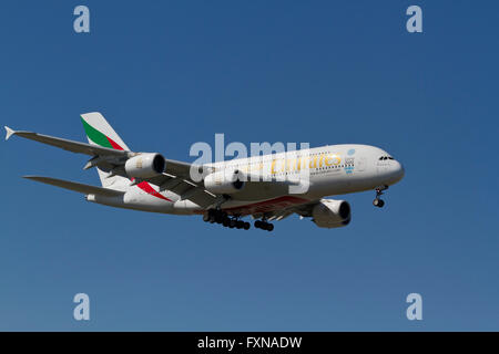 Emirate, Airbus A 380-861, super Jumbo Jet A6 - EEN, Flug EK151 im Endanflug zum Flughafen Kopenhagen Kastrup, Dänemark von Dubai. Stockfoto
