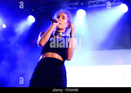 BARCELONA - SEP 23: Nonono (schwedische Sängerin) führt bei Barcelona Accio musikalische (BAM) La Merce Festival. Stockfoto