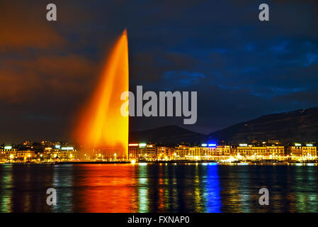 Genf-Wasser-Brunnen (Jet d ' Eau) in der Nacht Stockfoto