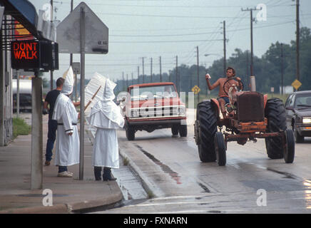 Ku Klux Klan in Nordflorida Merkblatt Passanten. Stockfoto