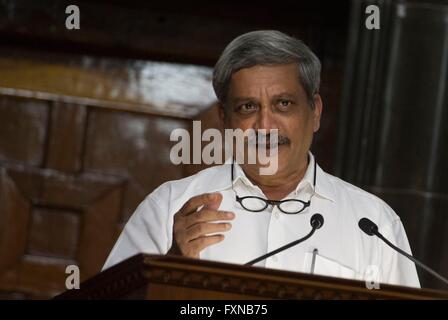 Indische Verteidigungsminister Manohar Parrikar während einer gemeinsamen Pressekonferenz mit US Minister fuer Verteidigung Ash Carter 12. April 2016 in Neu Dehli, Indien. Stockfoto