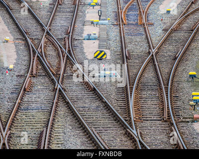 Eisenbahn-Schalter, mehrere Richtungen, Hamburger Hafen, Deutschland Stockfoto