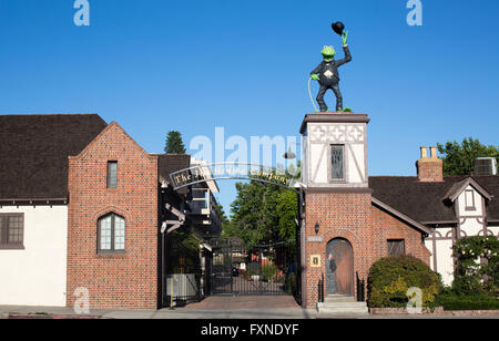 Die Jim Henson Company Hauptquartier der historischen Charlie Chaplin Studios in Hollywood, Kalifornien. Stockfoto