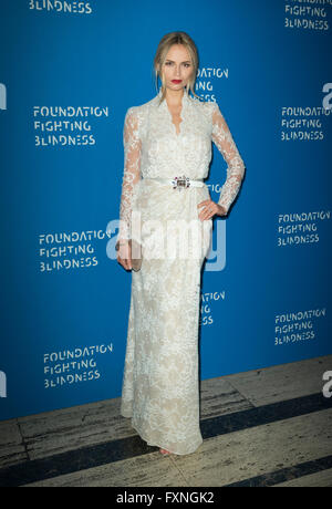 New York, NY USA - April12, 2016: Natasha Poly besucht Stiftung Kampf gegen Blindheit Gala im Cipriani 25 Broadway Stockfoto